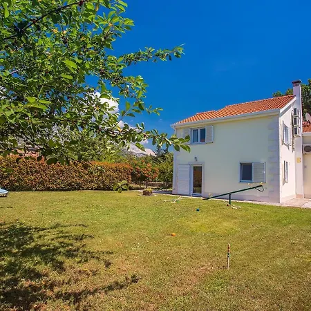 Provos Villa
